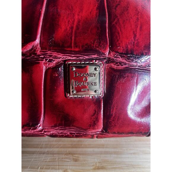 Dooney and Bourke Red Crocodile Print Shoulder bag - Picture 3 of 12